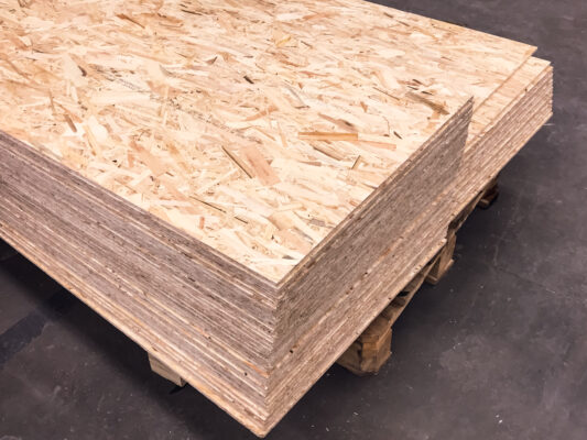 OSB 板是什麼？定向粒片板等級、用途與夾板比較全解析